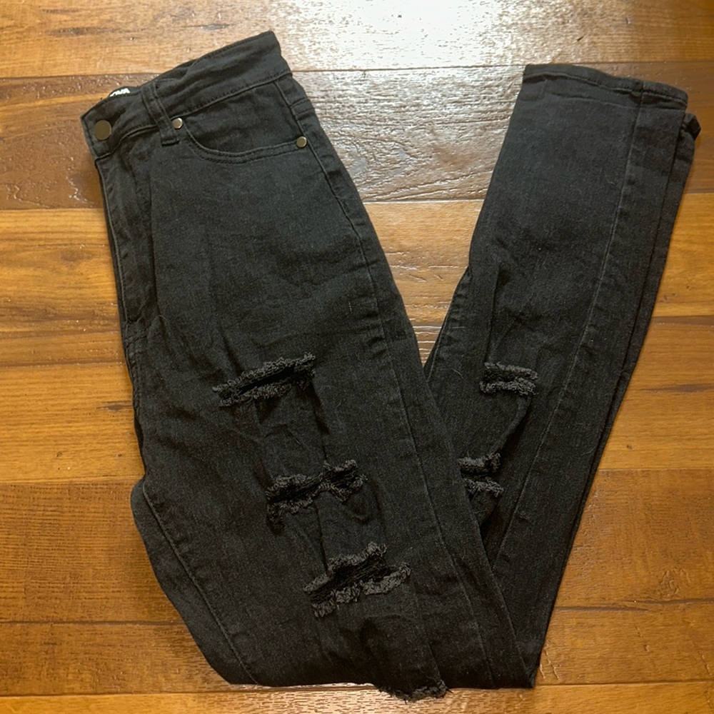 Fashion Nova Ripped Skinny Jean